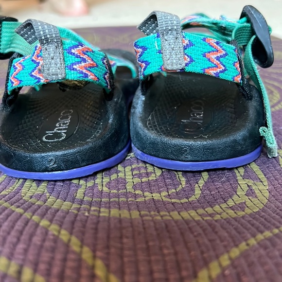 Chaco kids sandal turquoise and purple size 2 - Picture 3 of 3